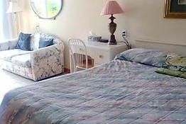 Bay Breeze Motel